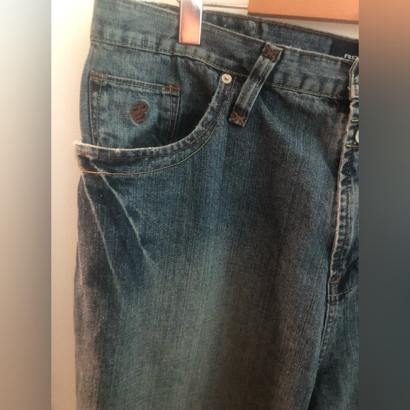 ROCAWEAR 38W X 32L - Picture 6 of 12